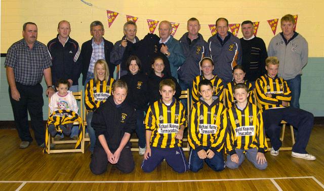 Presentation of hoodies to Parke / Keelogues/Crimlin Bord na nOg under 14s from Castlebar Credit Union Front L-R: David Faulkner, Cian Mahon, Paul Burke, Cathal Larkin. Middle Row L-R: John Keaveney, Linda Reilly, Olivia Hyland, Rebecca Comer, Sarah Loftus, Lisa Cawley, Eoin Mellett. Back L-R: Michael Keaveney (Sponsor), Pat McHale (Secretary Bord na nOg), Padraic Murphy  (Chairman Bord na nOg), Noel Mahon (Selector), Jimmy Murphy (Castlebar Credit Union), Peter Faulkner (Treasurer Bord na nOg), Tom Larkin (Selector), Frank Duffy (Chairman Parke GAA), Martin McLoughlin (Vice Chairman Bord na nOg). Photo  Ken Wright Photography 2007  