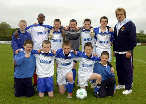 Ribena ToothKind FAI Schools Junior Soccer Competition 2007 held in Manulla Football Grounds.. Tooreen N.S. Mayo  Photo  Ken Wright Photography 2007. 

