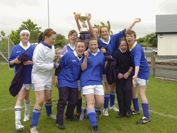 Ribena ToothKind FAI Schools Junior Soccer Competition 2007 held in Manulla Football Grounds. Claremorris N.S. Mayo Winners Large Schools Girls BCup  Photo  Ken Wright Photography 2007. 