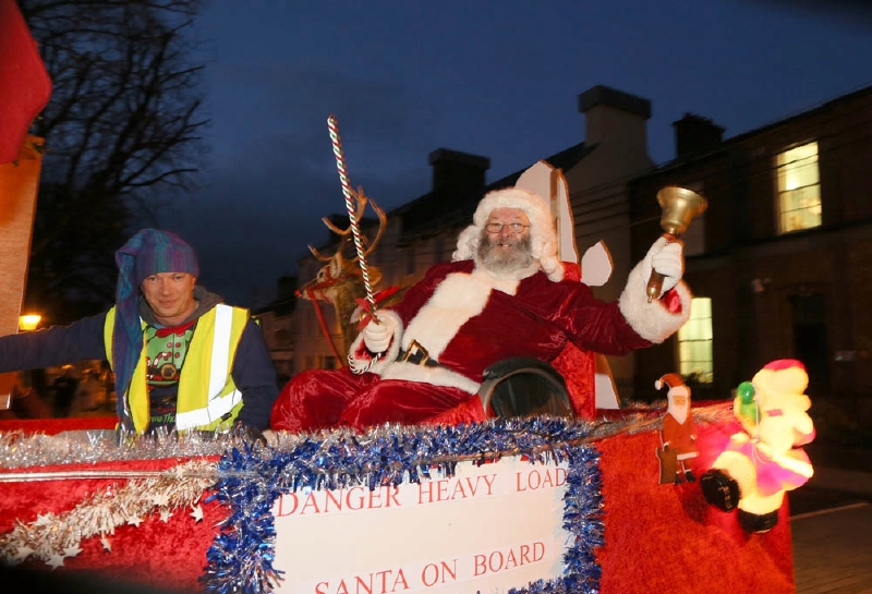 Santa arrived in the Mall Castlebar (compliments of the Castlebar Mens Shed) for the official turning on of the Castlebar newly Extended Festive lighting on the Mall Castlebar. Photo: © Michael Donnelly