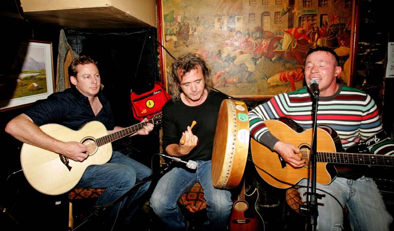 Group enjoying their last performance in the Humbert Inn, Castlebar on Sunday Night last,  as the Humbert closed it doors for the last time. Photo:  Michael Donnelly