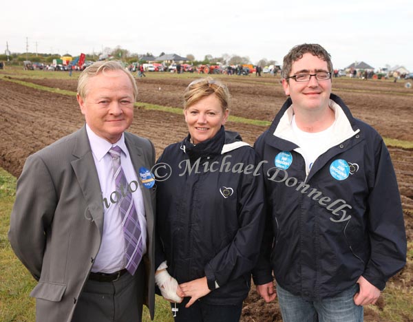 Jim Higgins, MEP ; Noreen Glavey and Conor Cresham, pictured at the 2009 Mayo County Ploughing Championships at Claremorris. Photo:  Michael Donnelly