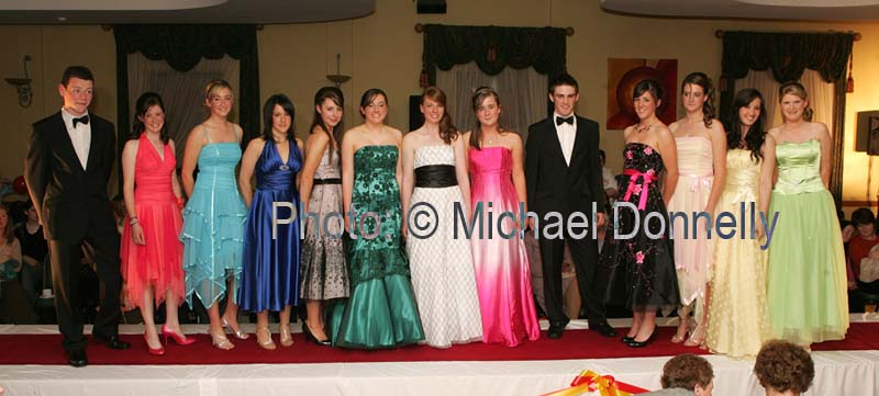 Pictured on the Catwalk at the Castlebar Mitchels Ladies Football Club Fashion Show in the Failte Suite, Welcome Inn Hotel, Castlebar, from left: Christopher Rowland, Caroline Ormsby, Lisa McManamon, Agnes Hoban, Alana Heneghan,  Claire Ryder, Aoife Healy, Rachel O'Malley Stephen Duffy, Orla Conlon, Leanne McManamon,  Louise Lydon and Olivia Tolster. Photo:  Michael Donnelly