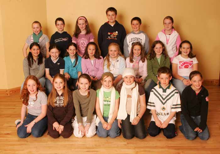 Castlebar Pantomime "Sindbad" 2006 - The under 11 yrs Junior Chorus.  Photo: Michael Donnelly.