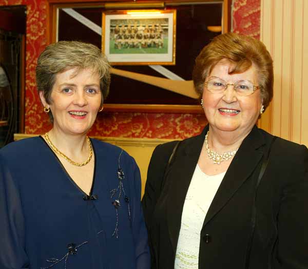 Paula ODonnell, Ballina pictured with her Auntie, Teresa Downes at the Muintir Maigh Eo Gallimh 35th Annual dinner Dance in the Sacre Coeur Hotel Salthill Galway. Photo Michael Donnelly