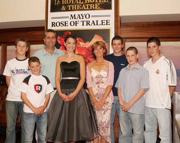 Mayo Rose of Tralee Aoibhinn N Shilleabhin pictured with family members at a farewell reception for her in the TF Royal Hotel and Theatre Castlebar from left Cian, Art g, Art, Aoibhinn, Maire, Eoin, Fiachra and Darach  Silleabhin  Photo: Michael Donnelly.