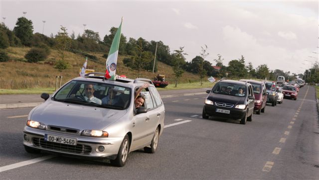 Aoibhinn N Shilleabhin returns to Castlebar after winning the Rose of Tralee 2005 competition - 26 August 2005. Photo: Michael Donnelly.