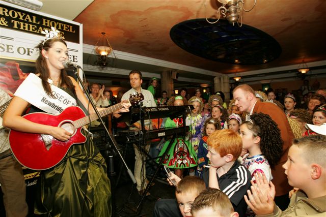 Aoibhinn N Shilleabhin - The Rose of Tralee 2005 pictured at her homecoming at the TF Royal Hotel and Theatre Castlebar. Photo: Michael Donnelly.