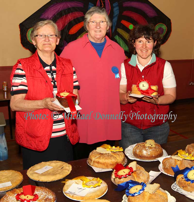 Margaret Geraghty  (show committee) centre pictured with Baking Prizewinners Margaret and Mary Hannon , Tuam at Roundfort Agricultural Show. Photo:Michael Donnelly