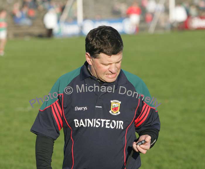 Mayo manager John O'Mahony sets his stopwatch at the start of the 2nd half in the 2007 Allianz National Football League in McHale Park Castlebar