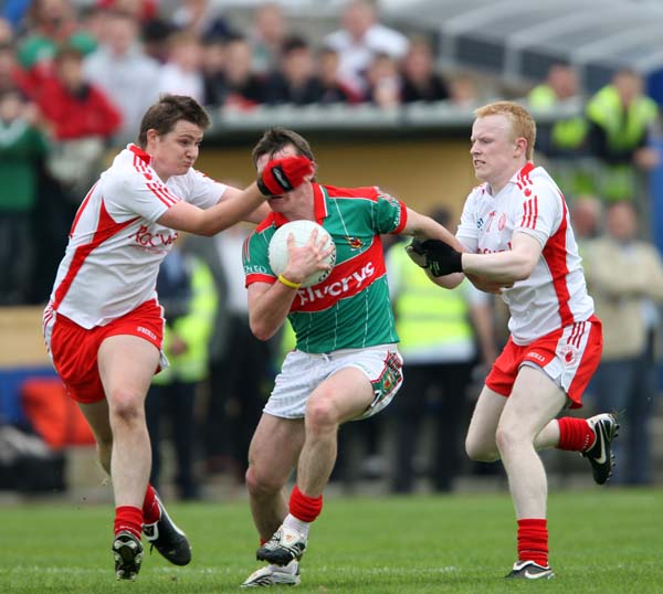 Cathal Freeman gets a Glove in the face at the ESB All Ireland Minor Football Final replay in Pearse Park, Longford.Photo: � Michael Donnelly