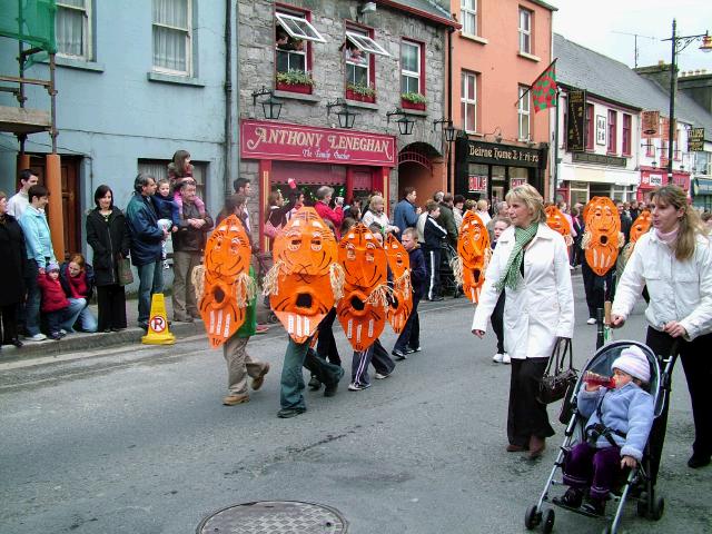 Glenisland Tigers.  St. Patricks Day Parade Castlebar Co. Mayo. 17 March 2005. Photo Mark Kearney.