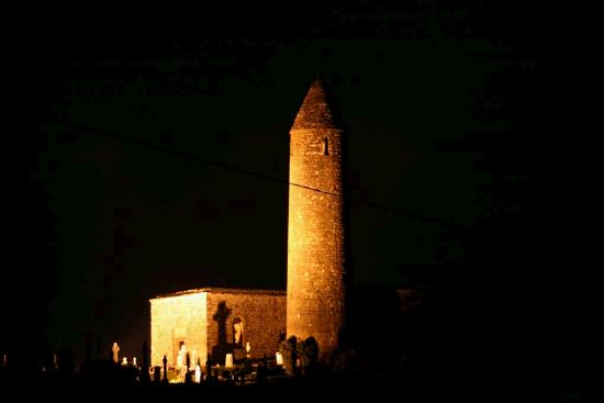 Turlough Round Tower March 2006 - 13 second exposure