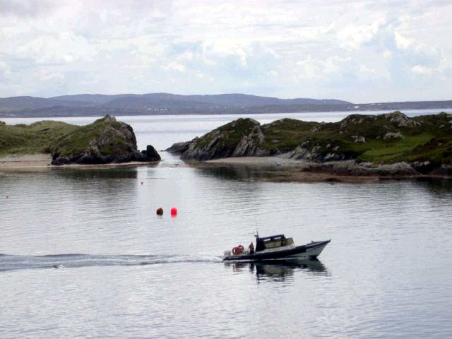 The rising tide separates the small island on which Cromwell's Fort stands from the Inishbofin 'mainland'