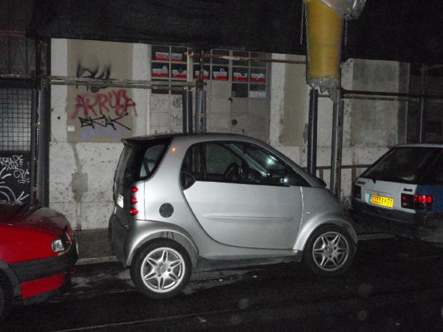 Smart Cars for Narrow Streets