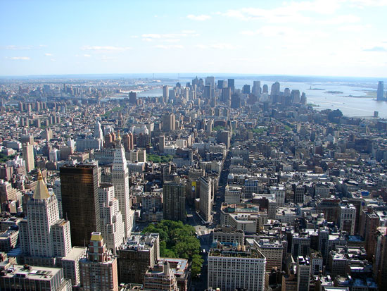 Looking at downtown Manhattan and beyond - the view from the 86th floor - the horizon really is curved.